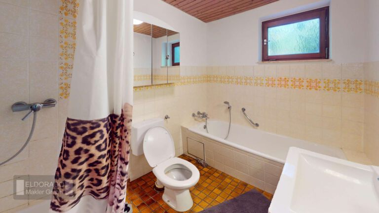 UG1: Badezimmer