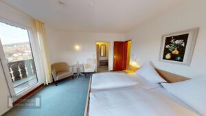 Zimmer mit Badezimmer