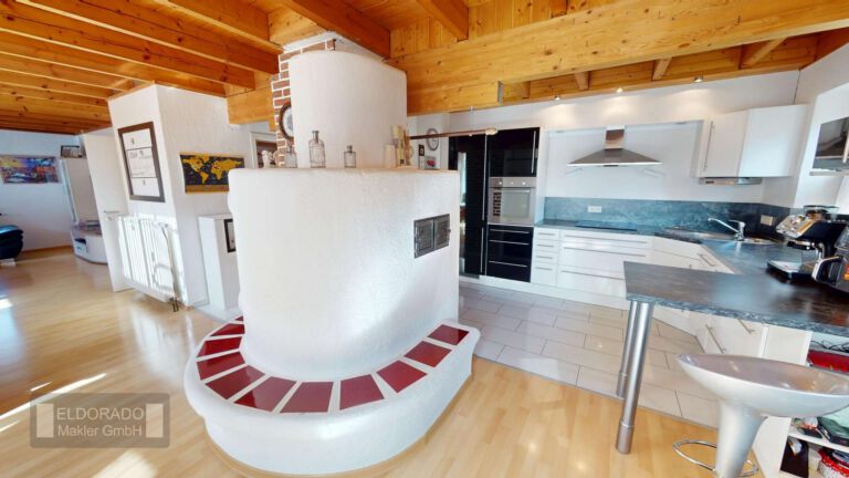 Küche mit Kachelofen