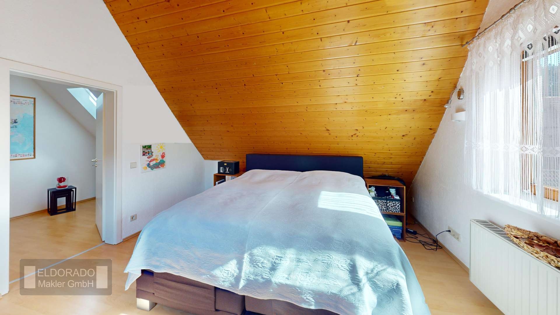 Schlafzimmer DG