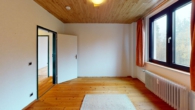 Idyllisches Zuhause: Gemütliche 3,5-Zimmer-Wohnung in traumhafter Lage mitten im Schwarzwald - Schlafzimmer 1
